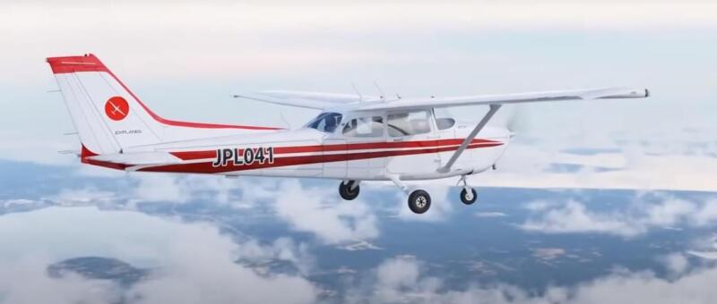Что внутри у Cessna 172 и как он в небе?