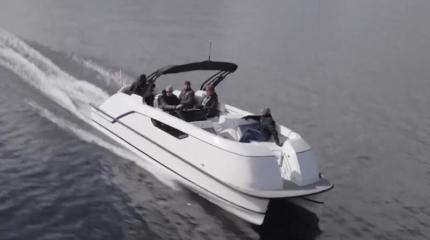 Pure Pontoon Boat – почему этот понтонный катер  вызвал такой интерес?