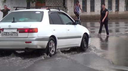 Всесезонные покрышки для седана – экономим по максимуму