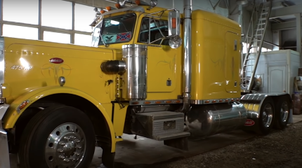 Американский капотник Peterbilt 359