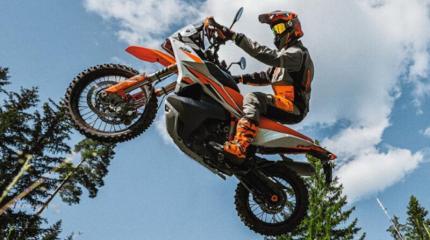 2023 KTM 890 Adventure откроет новый мотоциклетный год