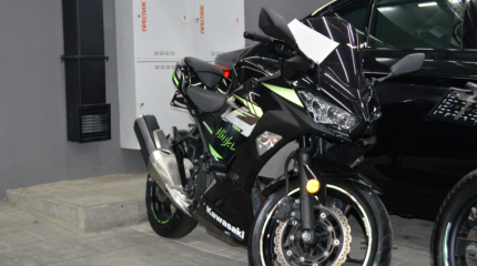 Kawasaki Ninja 400 – спортивные мотоциклы могут быть бюджетными и повседневными