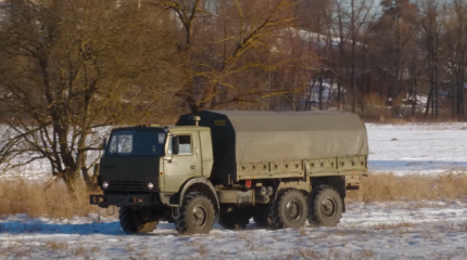 КАМАЗ-4310 —легендарный грузовик повышенной проходимости, отобранный у ЗИЛ