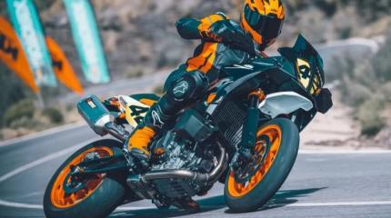 Топовый KTM 890 SMT поступит в продажу уже в мае