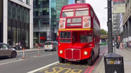 Двухэтажный автобус AEC Routemaster – один из символов британской столицы