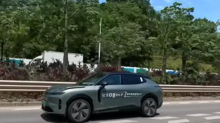 Volvo готовит новый гибридный кроссовер