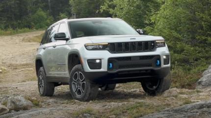 Стильный внедорожник из 90-х Jeep Cherokee снова меняет имидж