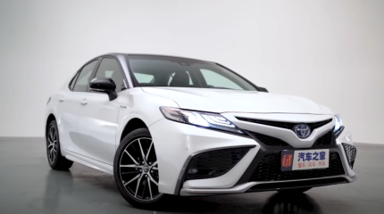 Toyota Camry китайской сборки продается у дилеров дешевле, чем «российская»