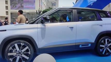 Geely выпускает «женский» кроссовер