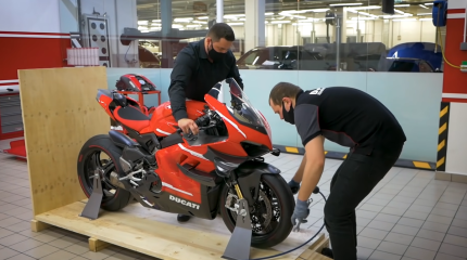 Ducati будет делать электрические супербайки с 2023 года