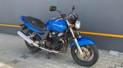 Kawasaki ZR-7 – ein aggressiver Neoklassiker mit Cruiser-Charakter Kawasaki ZR-7 – ein aggressiver Neoklassiker mit Cruiser-Charakter
