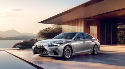 Lexus представил фейслифт модели ES