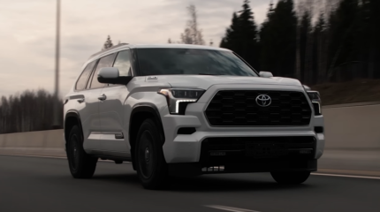 В Россию привезли партию гибридных Toyota Sequoia