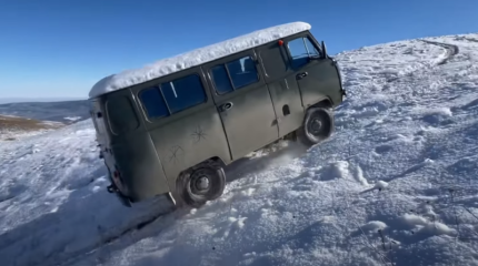 LADA Niva против УАЗ «Буханки» – бывают ситуации, когда кроссовер лидирует