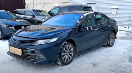 Toyota Camry XV70 уже не та – автомобиль сложно восстановить после ДТП