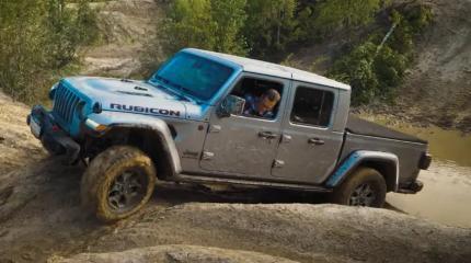 Jeep Gladiator на бездорожье – брутальный, но не очень проходимый