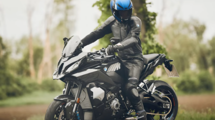 BMW представила прототип мощного мотоцикла M 1000 XR