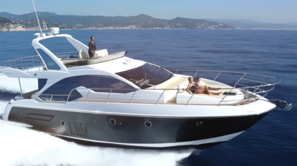 Azimut 50 — роскошный круизный катер для семейного отдыха