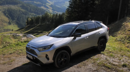 Стартовали продажи гибрида Toyota RAV4 с расходом топлива в 1,1 литр на 100 км