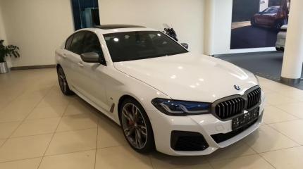 Проблема с ускорением BMW M550i исправлена с помощью обновления OTA