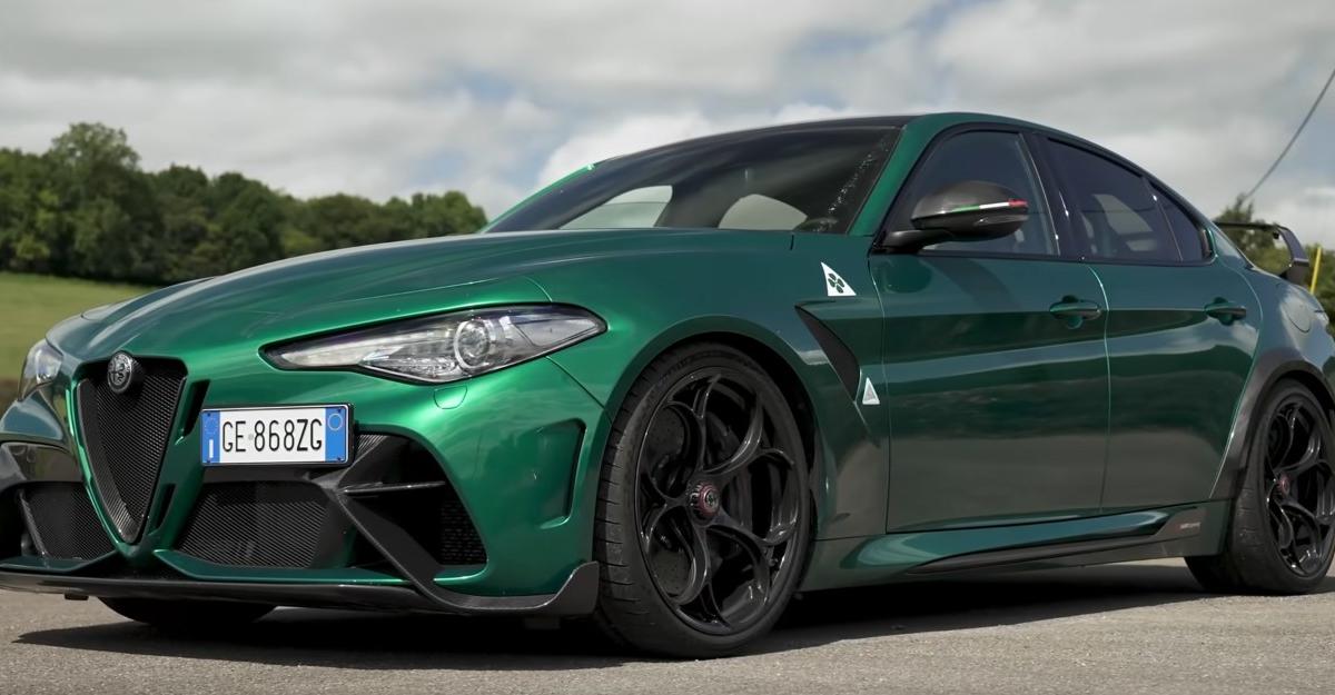 Alfa Romeo Giulia GTAm разгоняется до 250 км/ч