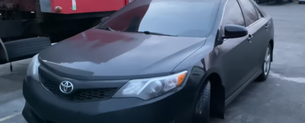 Toyota Camry 2011-2014: iş sedanları dünyasında stil ve güvenilirlik