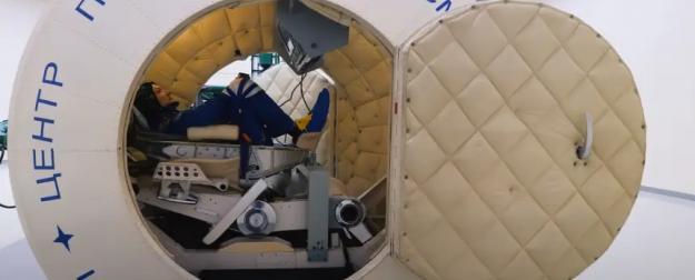 Космонавт и пилот F-1: чьи перегрузки круче Космонавт и пилот F-1: чьи перегрузки круче