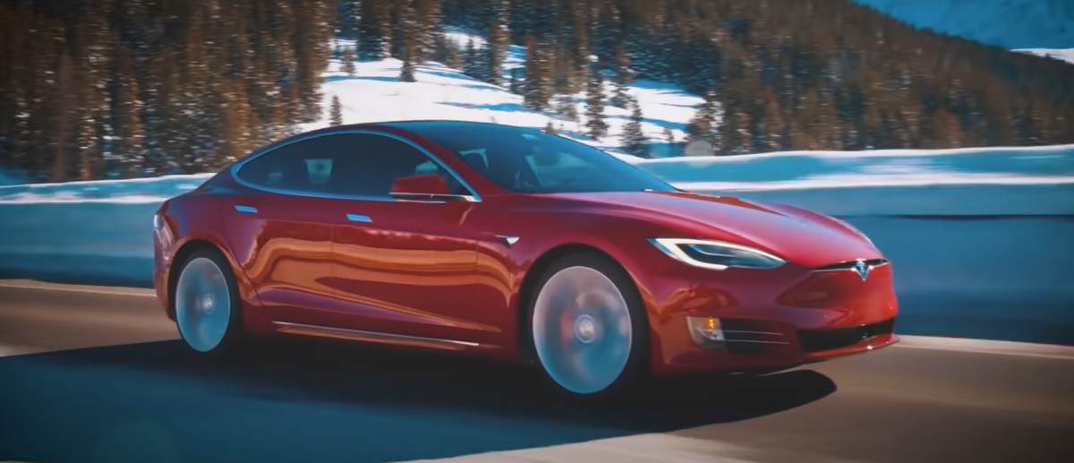 Tesla is not yet able to drive fully autonomously