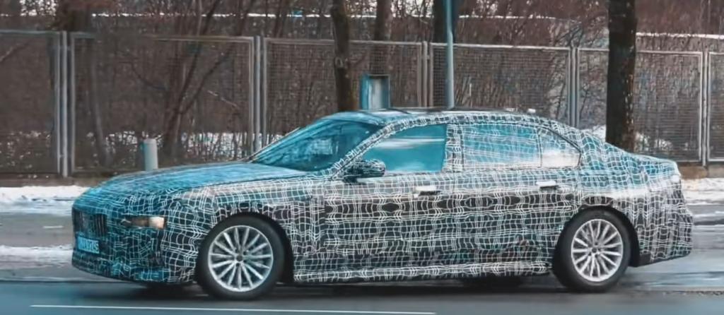 Новый электрический седан BMW i5 2023 замечен на испытаниях