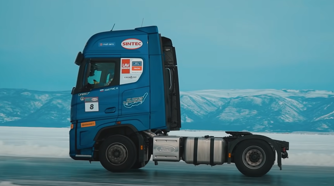 FORD F-MAX traktör, Rusya'nın kuzeyinde harika hissediyor!