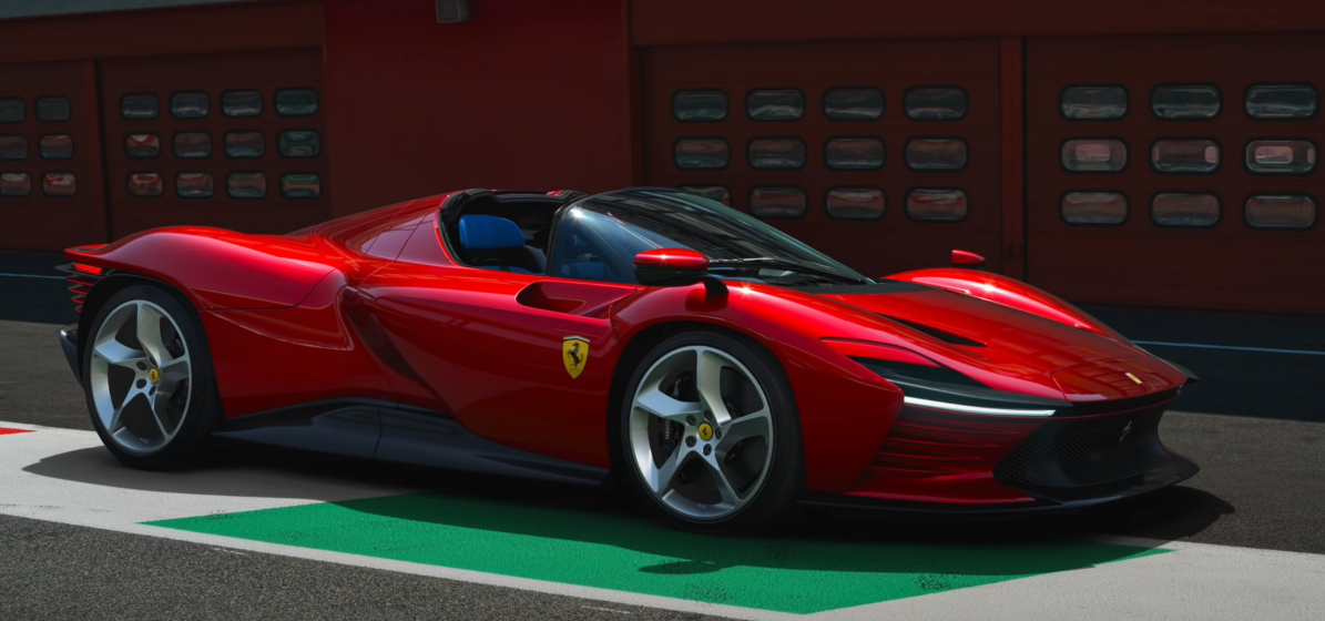 Ferrari Daytona SP3 2023 года: мощность в 828 л. с. без турбины