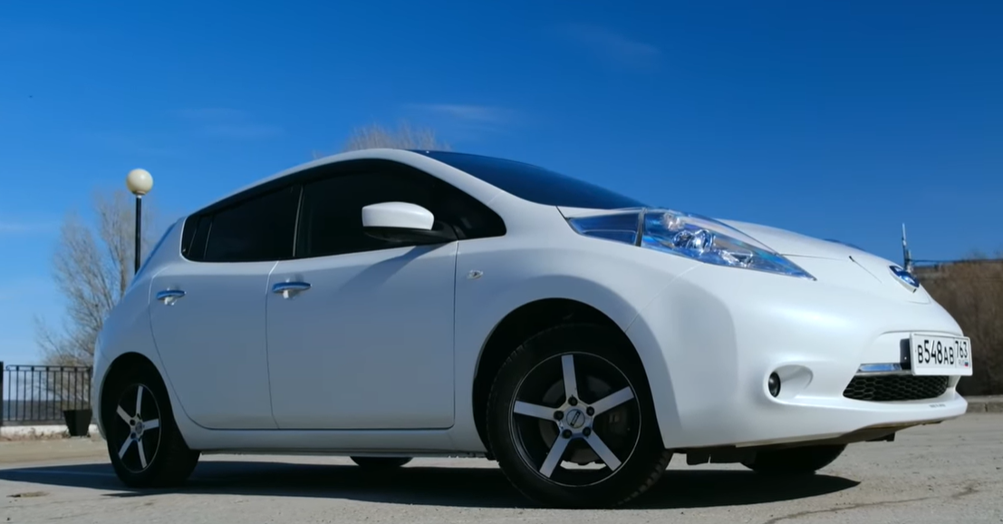 Rus yollarında uygun fiyatlı elektrikli araba - 2016 Nissan Leaf incelemesi