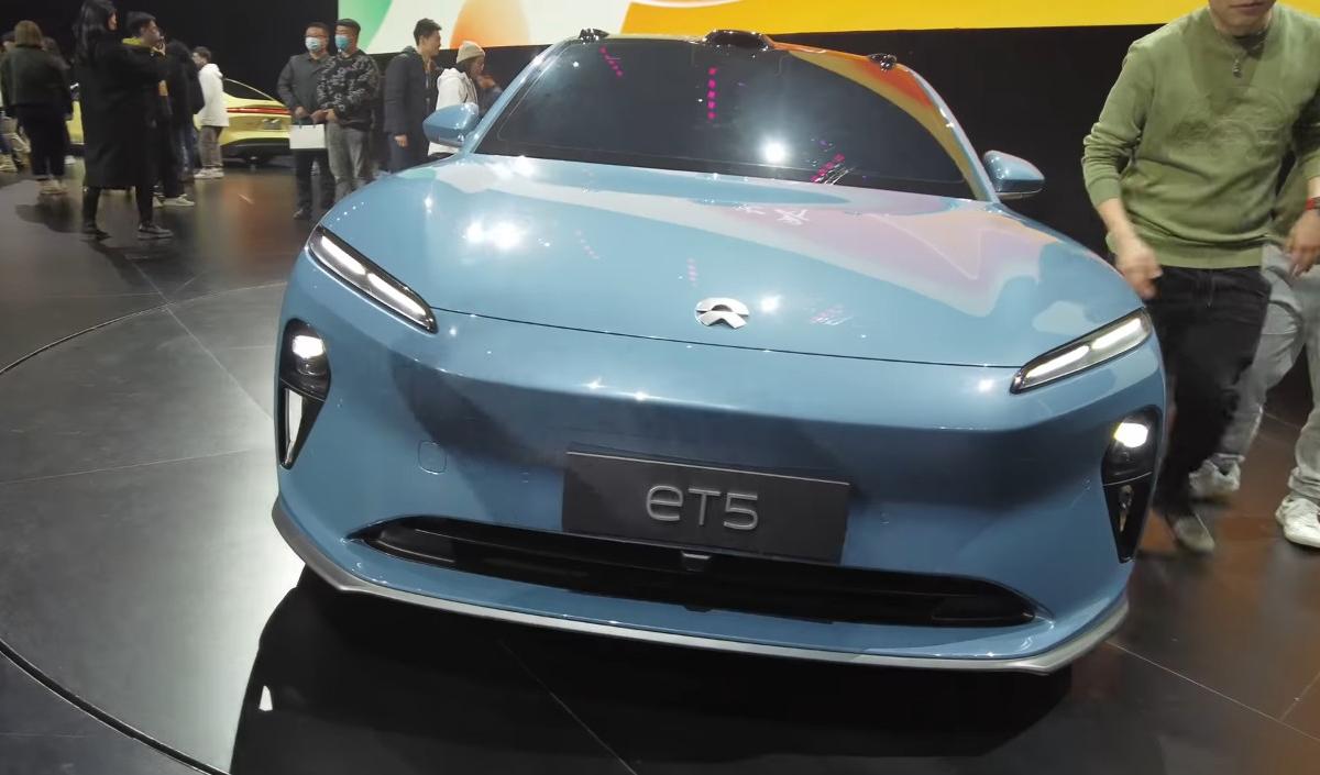 NIO ET5 выходит в свет, чтобы сойтись лицом к лицу с Tesla Model 3
