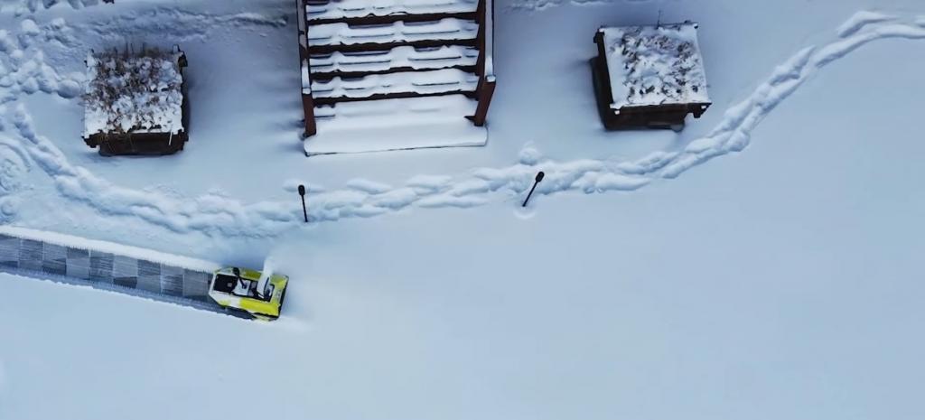 Революция в сфере уборки снега: робот Snowbot S1 вышел в свет