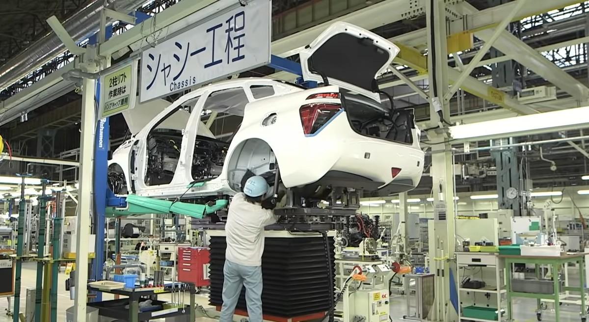 Toyota zamyka 11 fabryk z powodu wybuchu nowego szczepu koronawirusa