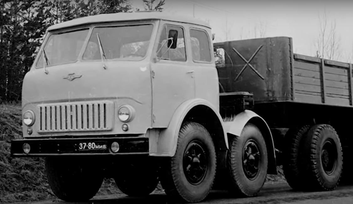 Трехосный грузовик МАЗ-520 – неудавшийся проект Минского автозавода