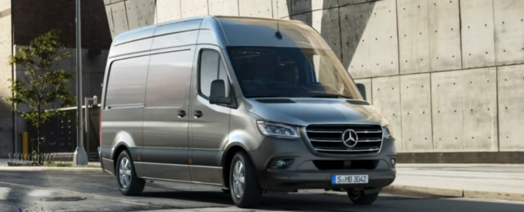 Новый Sprinter 2023 модельного года представлен компанией Mercedes-Benz