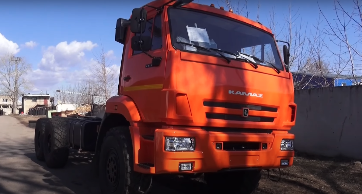 KAMAZ, Rus bileşenleriyle otomobil üretimine geçiyor