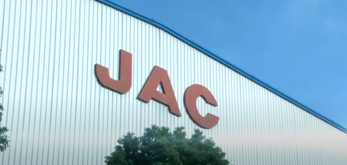 На смену JAC X5 в Россию придет следующее поколение кроссовера