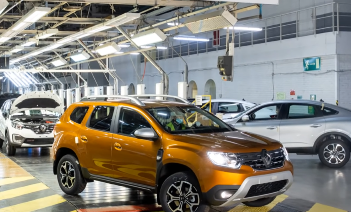Renault приняла решение возобновить сборку автомобилей на заводе в Москве
