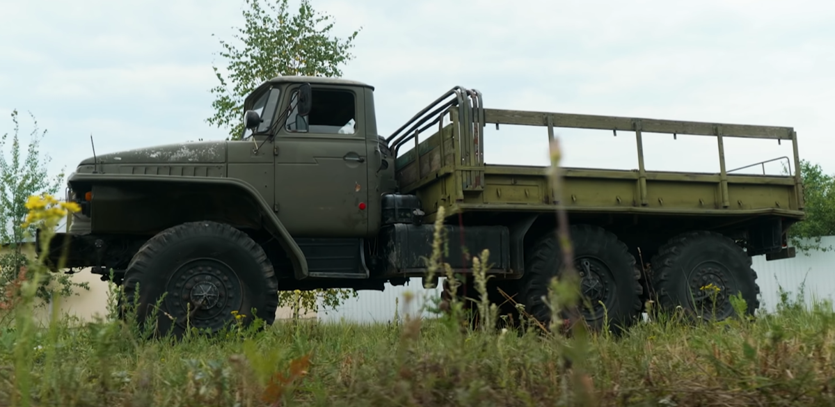 Урал-375 – грузовик с расходом больше ста литров