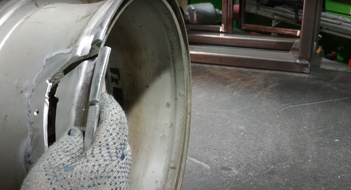 Поврежденный колесный диск – ремонт или покупка?