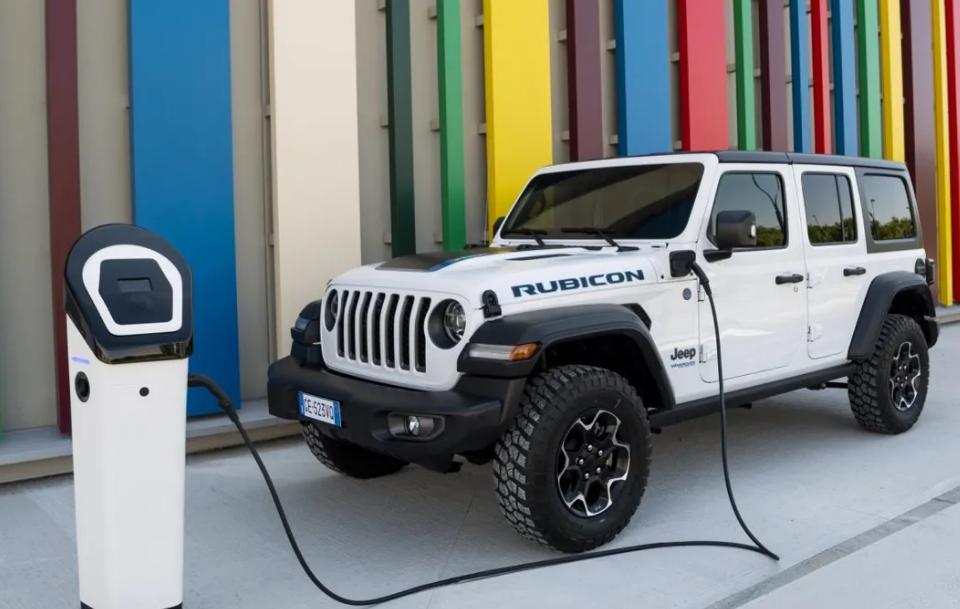 Wrangler 4xe – вышла самая экологичная модель производителя в истории