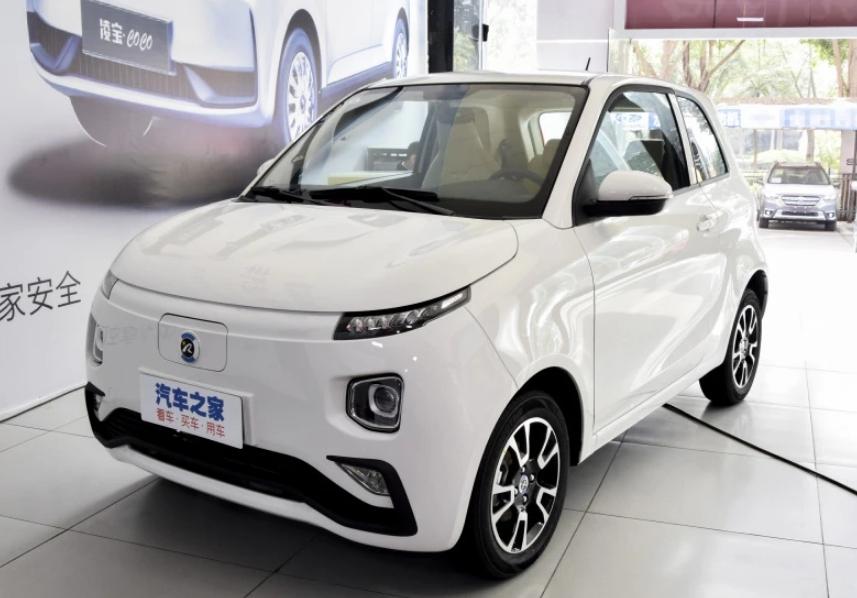 Китайский автопроизводитель Brilliance представил две версии электромобилей Xinri