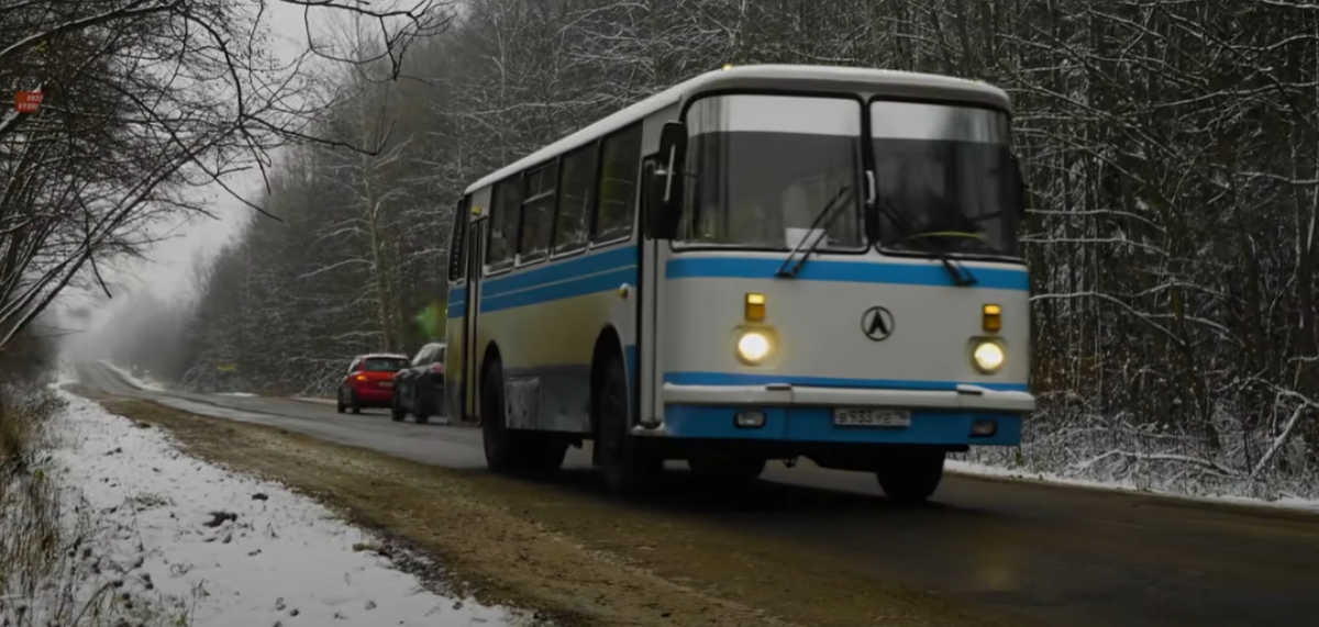 Xe buýt LAZ-695 – lời chào ấm áp của tuổi trẻ và tuổi thơ