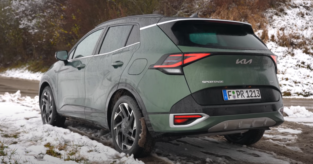 Кроссоверы Kia Sportage пятого поколения появились у дилеров в России