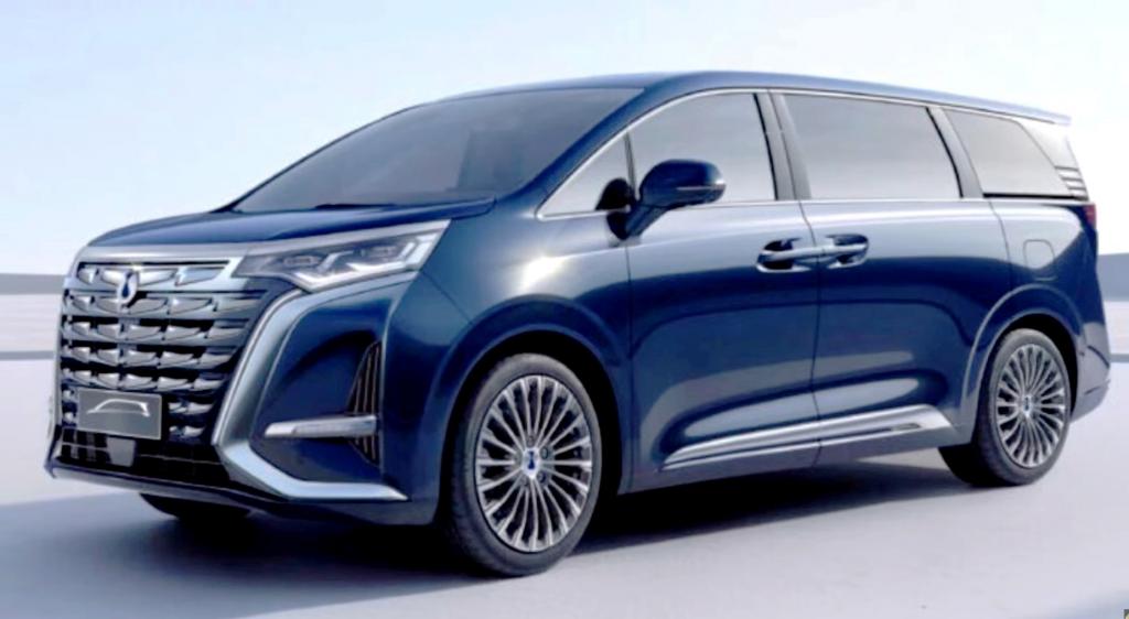 Электрический минивэн Denza D9 не оставил шансов Toyota Alphard