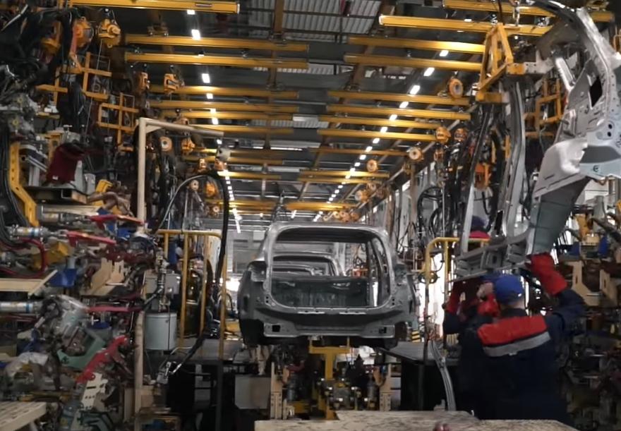 На завод «Автотор» прибыли комплектующие, что позволит возобновить работу