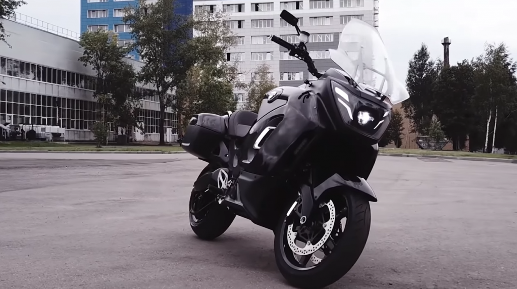 На выставке «Иннопром» показан российский электромотоцикл Merlon