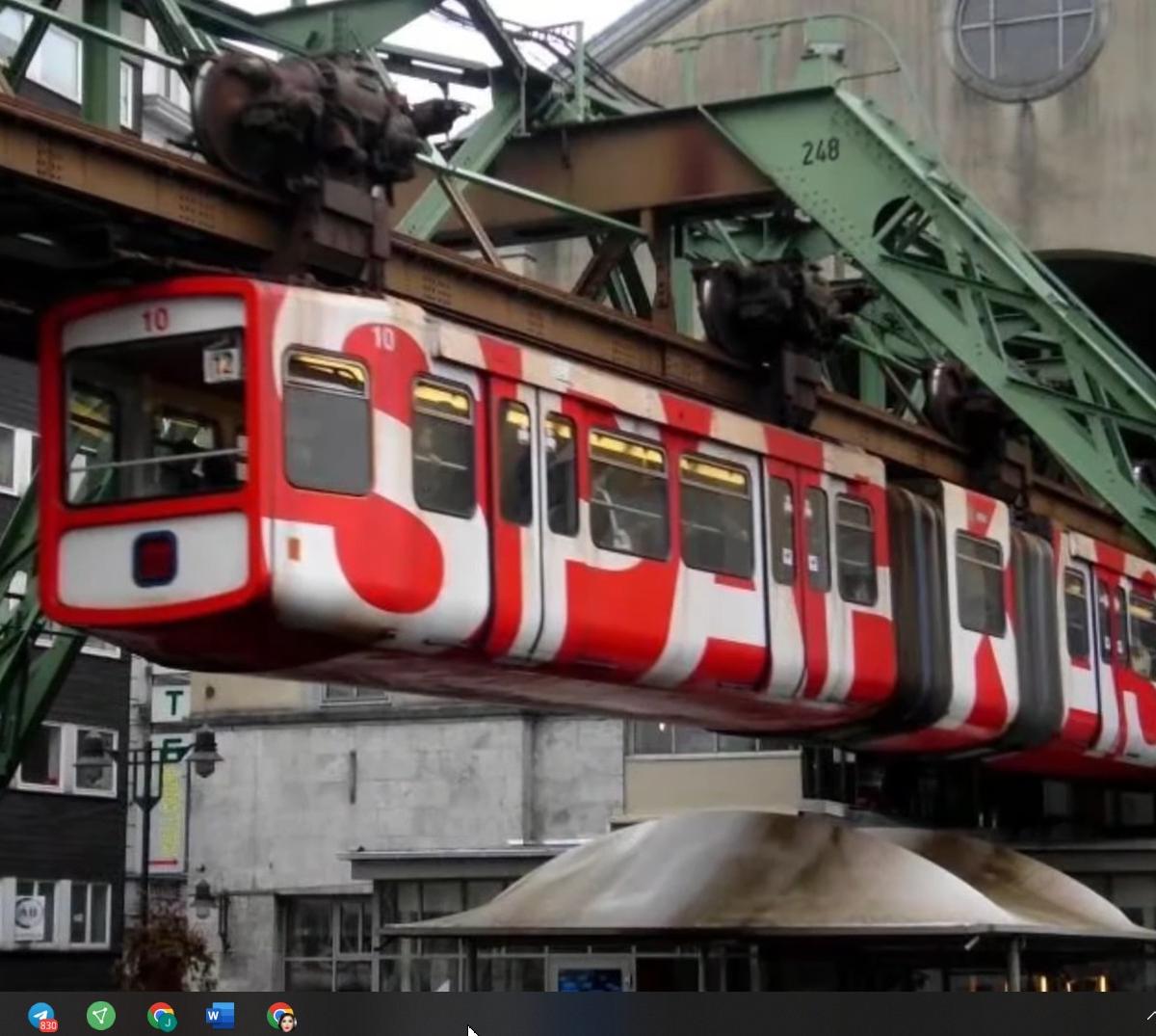 Вуппертальский подвесной поезд – самый необычный транспорт Германии